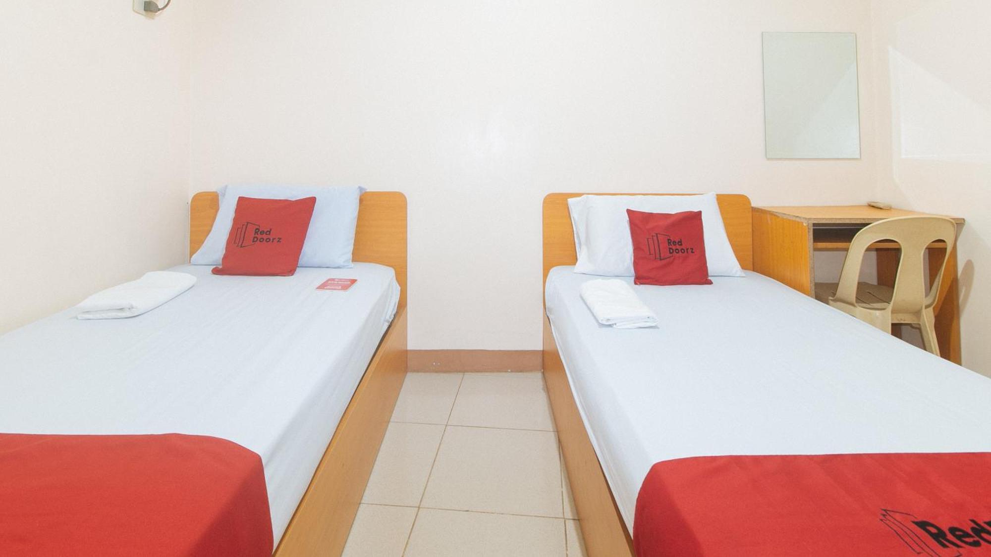 Reddoorz @ Asiana Pension Inn Mandaue City Ngoại thất bức ảnh