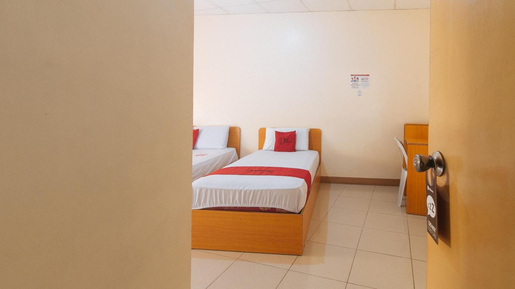 Reddoorz @ Asiana Pension Inn Mandaue City Ngoại thất bức ảnh