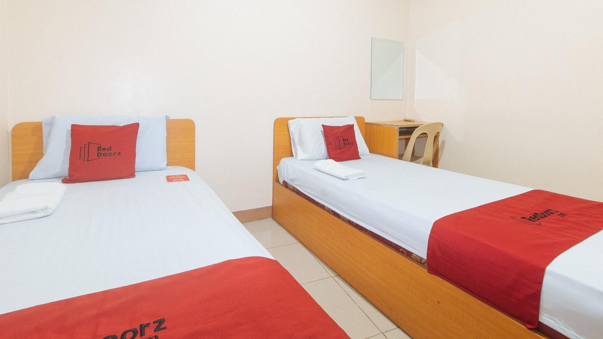 Reddoorz @ Asiana Pension Inn Mandaue City Ngoại thất bức ảnh